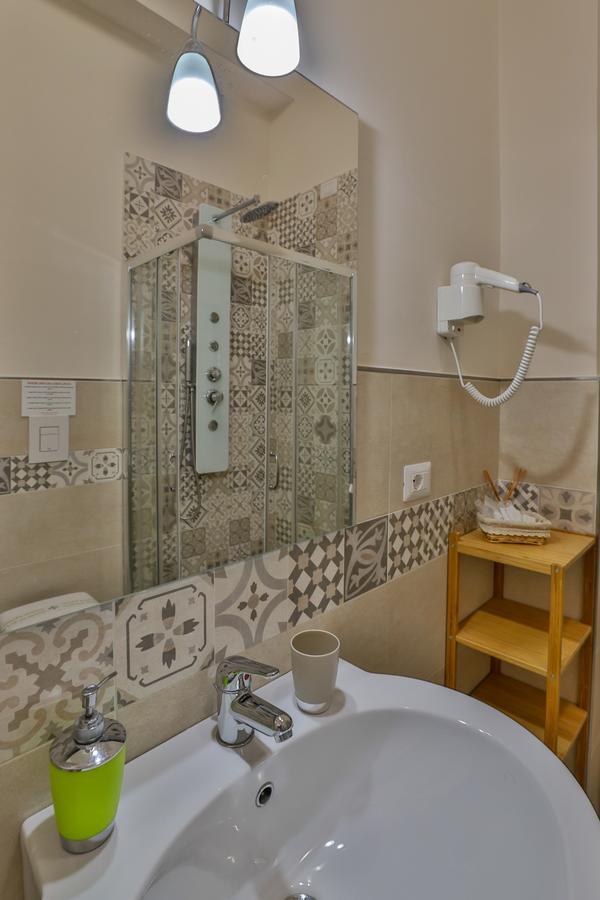 לינה וארוחת בוקר סלרנו Residenza Eleonora מראה חיצוני תמונה