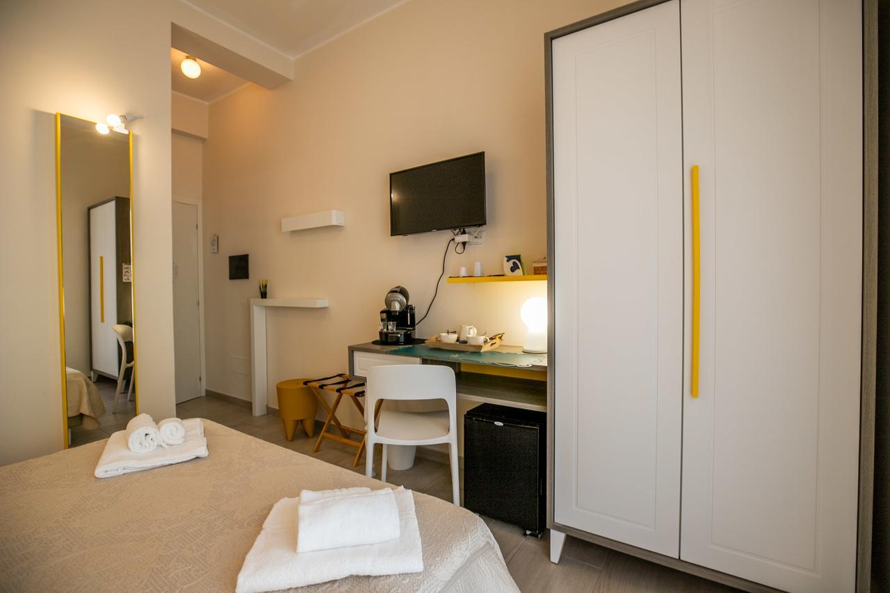 לינה וארוחת בוקר סלרנו Residenza Eleonora מראה חיצוני תמונה